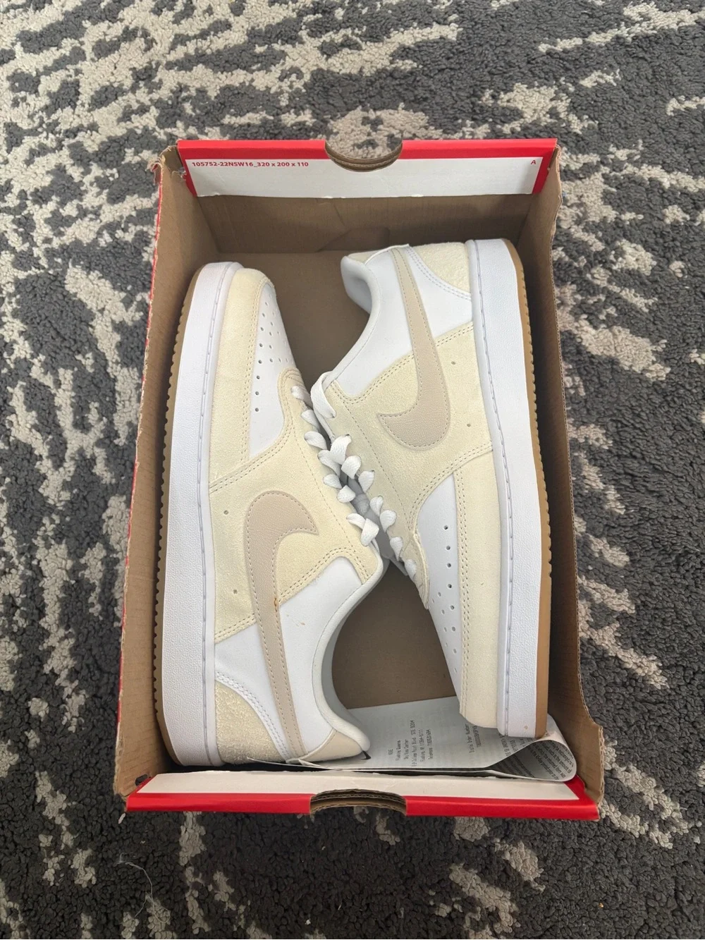 Nike Women’s Gum Rubber Low Top Sneaker White Beige Colorblock IB4014-110 No Lid